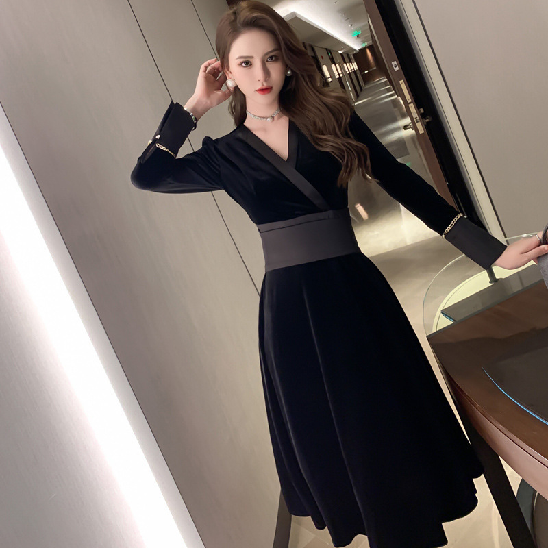 Elegant party dress with V-neck, wrap-style velvet, long sleeves, waist-cinching, black, large hem, mid-length dress 4464