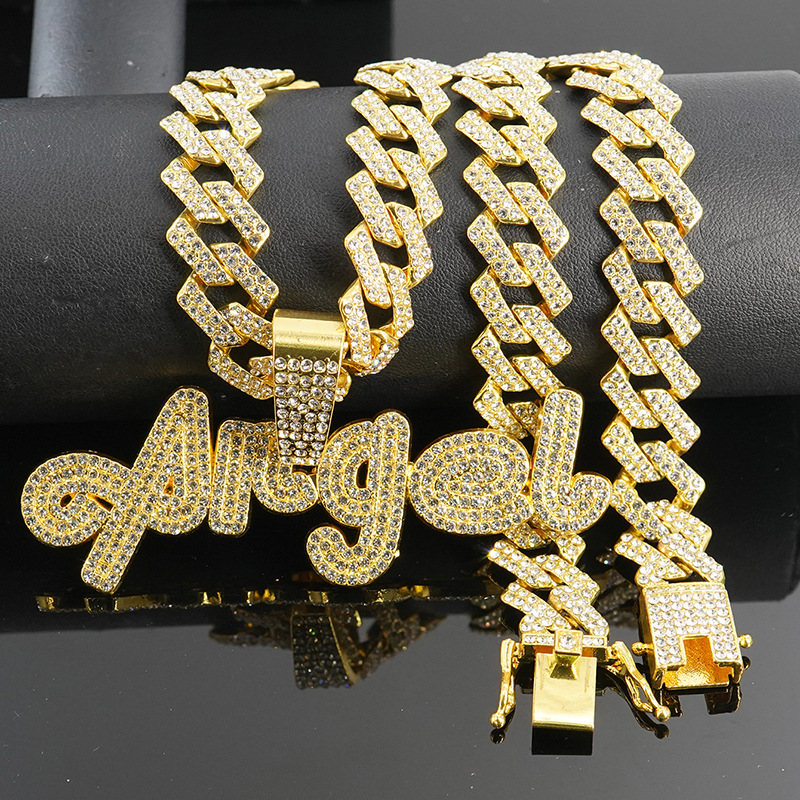 Europa y América Hip Hop material de aleación Ángel colgante de letras de diamantes completo collar de cadena cubana personalidad accesorios hipster