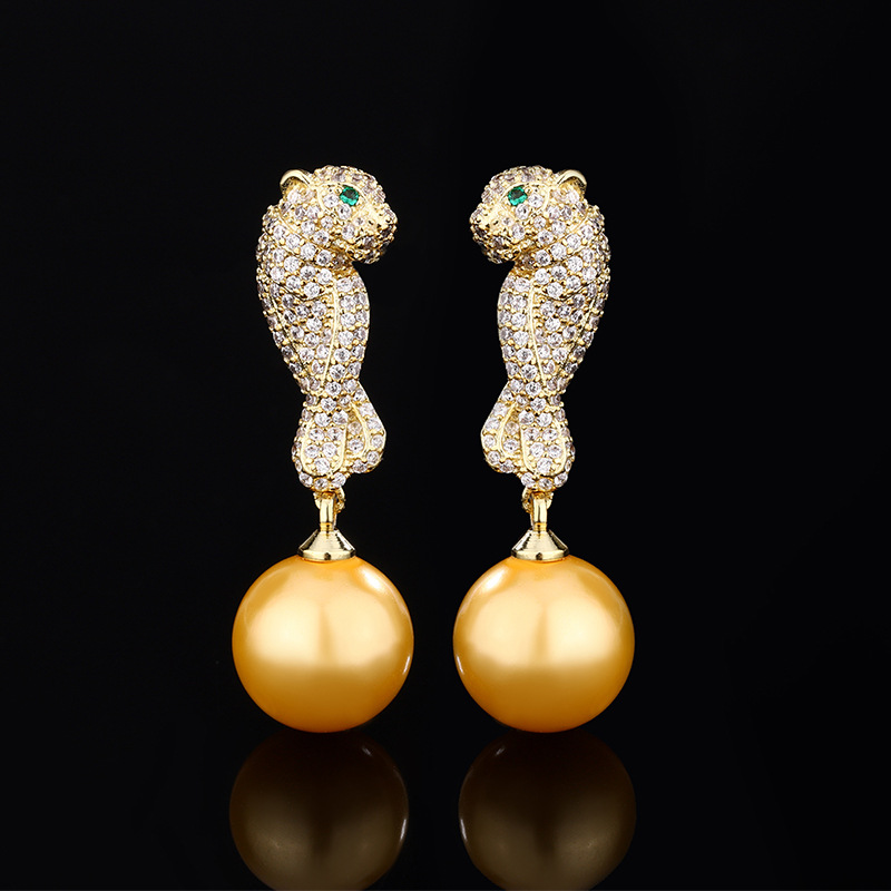 Pendientes de oro con cuentas de oro