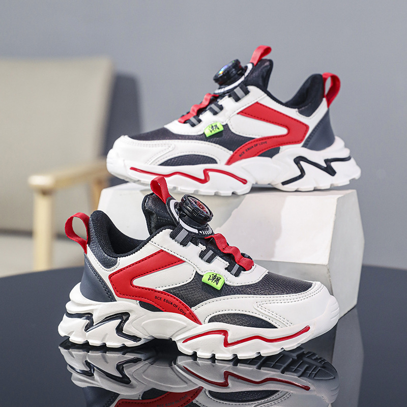 Zapatos infantiles para niños zapatos deportivos primavera y otoño nuevos zapatos de botón impermeable de cuero para niños zapatos de papá mayorista