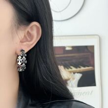 �n�治��ɫ����ʮ�ּܶ��Ů�¿�ٴ�s���f̩�y�r�ж��۶��Ů