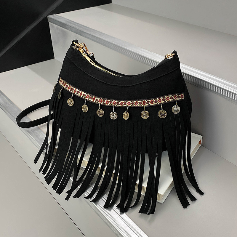 Bohemian Style Tassel Bag for Women 2025 New Maillard Style Crossbody Bag Niche Retro Western Saddle Bag
