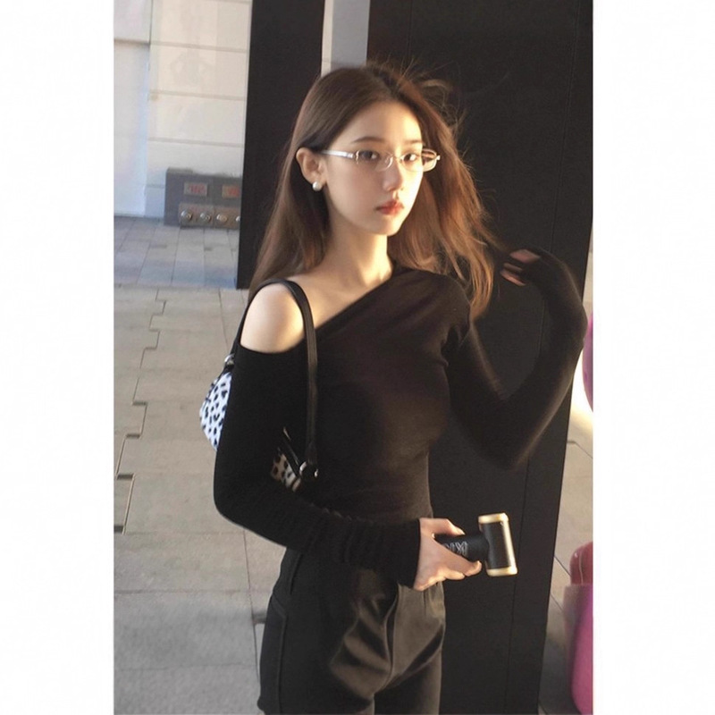 Black Off-Shoulder Long-Sleeve T-Shirt for Women, 2025 Autumn New High-End Slim-Fit Pure Desire Top Black Off-Shoulder Long-Sleeve T-Shirt for Women, 2025 Autumn New High-End Slim-Fit Pure Desire Top