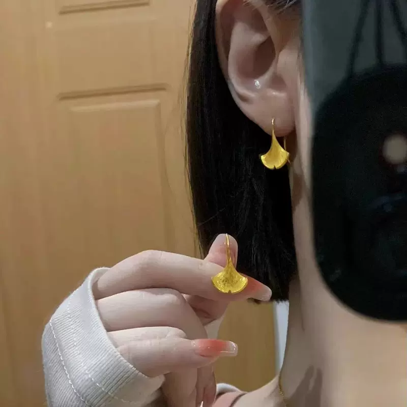 新中式银杏叶耳环女时尚气质简约金色叶子耳饰百搭通勤配饰送女友