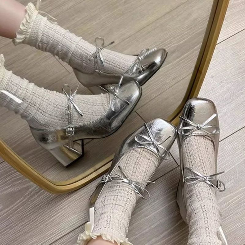 College Style Square-Toe Shallow Bowknot Women's Leather Shoes, Fashionable Versatile Trendy Chunky Heel Height-Increasing Flats College Style Square-Toe Shallow Bowknot Women's Leather Shoes, Fashionable Versatile Trendy Chunky Heel Height-Increasing Flats
