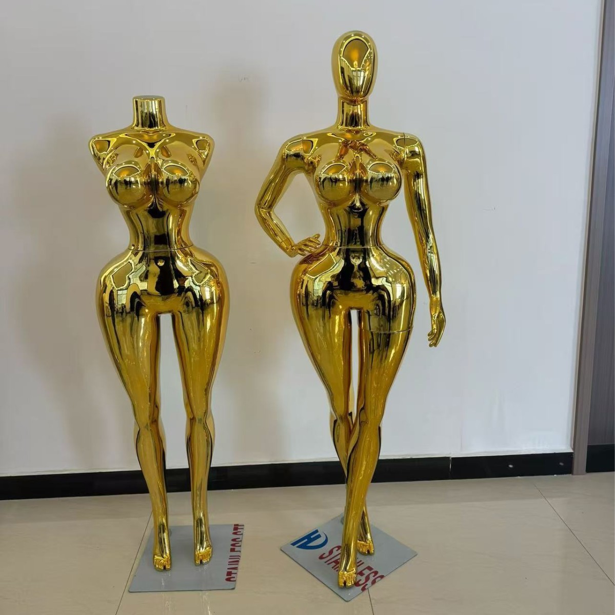Maniquí Femenino de Cuerpo Completo de Plástico Galvanizado para Tiendas de Ropa y Escaparates