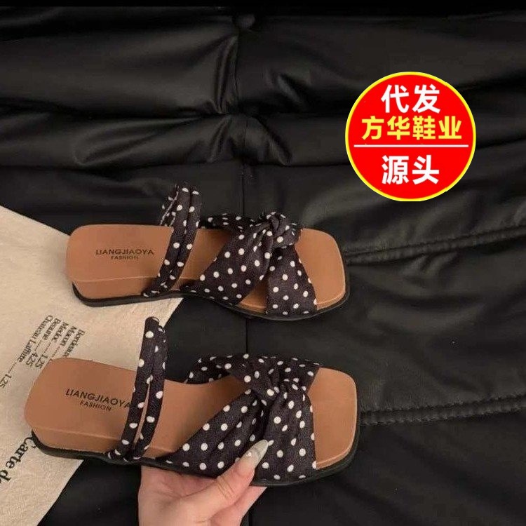 Zapatillas de tacón de pendiente gruesa de alta calidad para mujeres de verano 2026 con sandalias de falda de moda de hadas. image 1