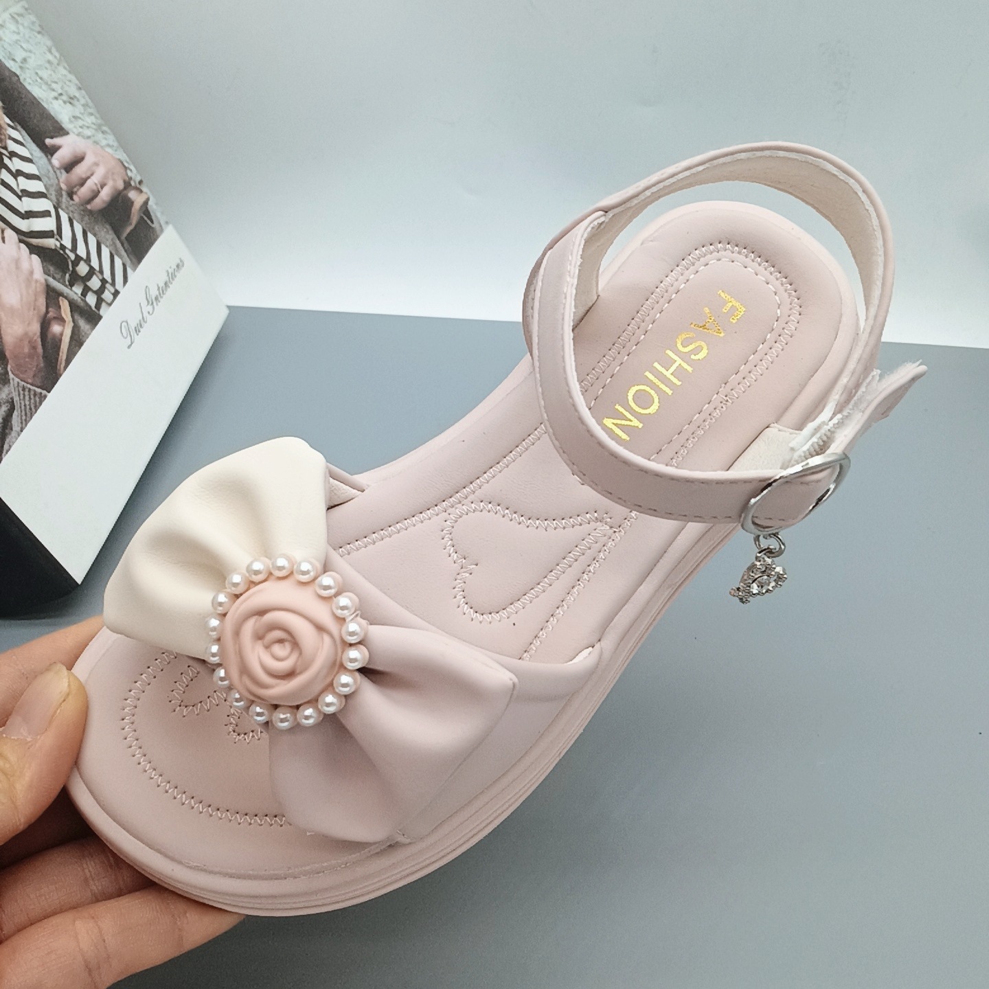 Princesa Ye Lin Xia Explosion 2025 Retro Mujer Tesoro 1-3-5 años Zapatos casuales a través de la red Zapatos de princesa de tendón de res antideslizante