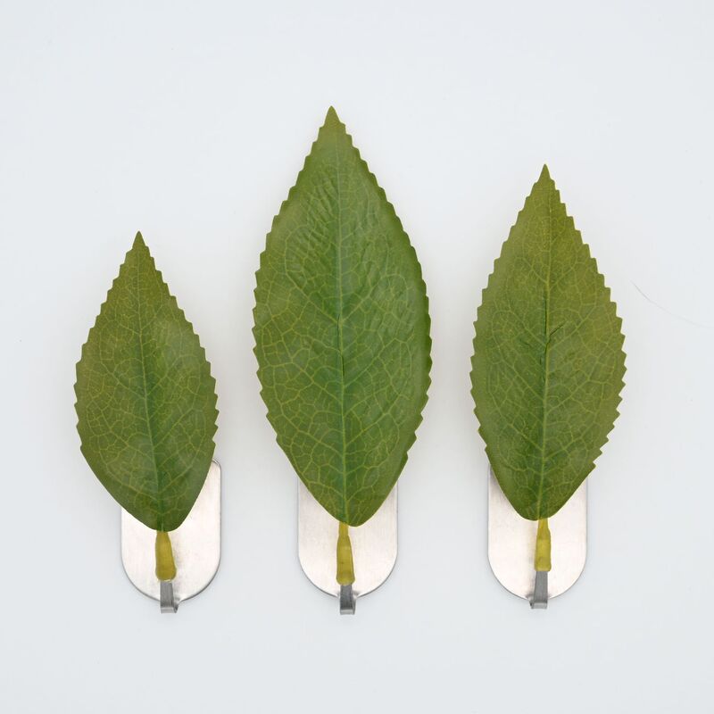 Simulated Osmanthus Leaves with Serrated Edges, Autumn-Colored Brown Leaves, Autumn Leaves, Tea Leaves, Decorative Accessories, Artificial Leaves Simulated Osmanthus Leaves with Serrated Edges, Autumn-Colored Brown Leaves, Autumn Leaves, Tea Leaves, Decorative Accessories, Artificial Leaves