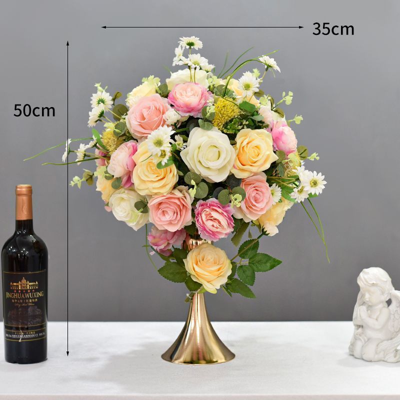 장미 붉은 나팔 황금 꽃 그릇