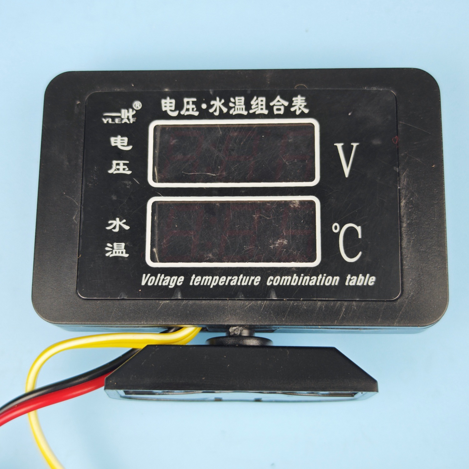 Universal Water Temperature and Voltage Integrated Meter for Cars, Trucks, and Engineering Vehicles, Digital Display Water Temperature and Voltage Two-In-One Meter 12V24V