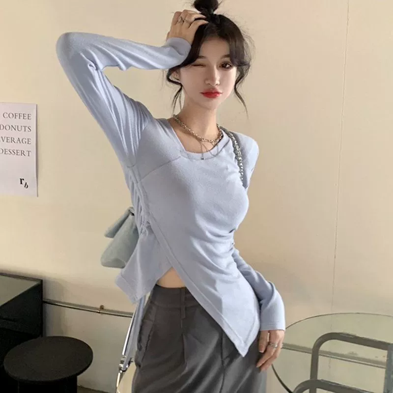 Трансграничный дизайн чувствует нерегулярные складки весна и осень новая женская футболка сладкая горячая девушка тонкая и тонкая с длинными рукавами V-образный топ