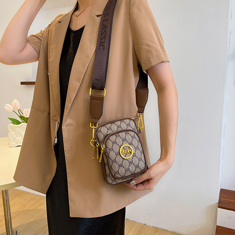 Bolso de sentido premium para mujer 2025 nueva moda con estampado de letras Bolso para teléfono móvil de tres capas Bolso bandolera de banda ancha salvaje