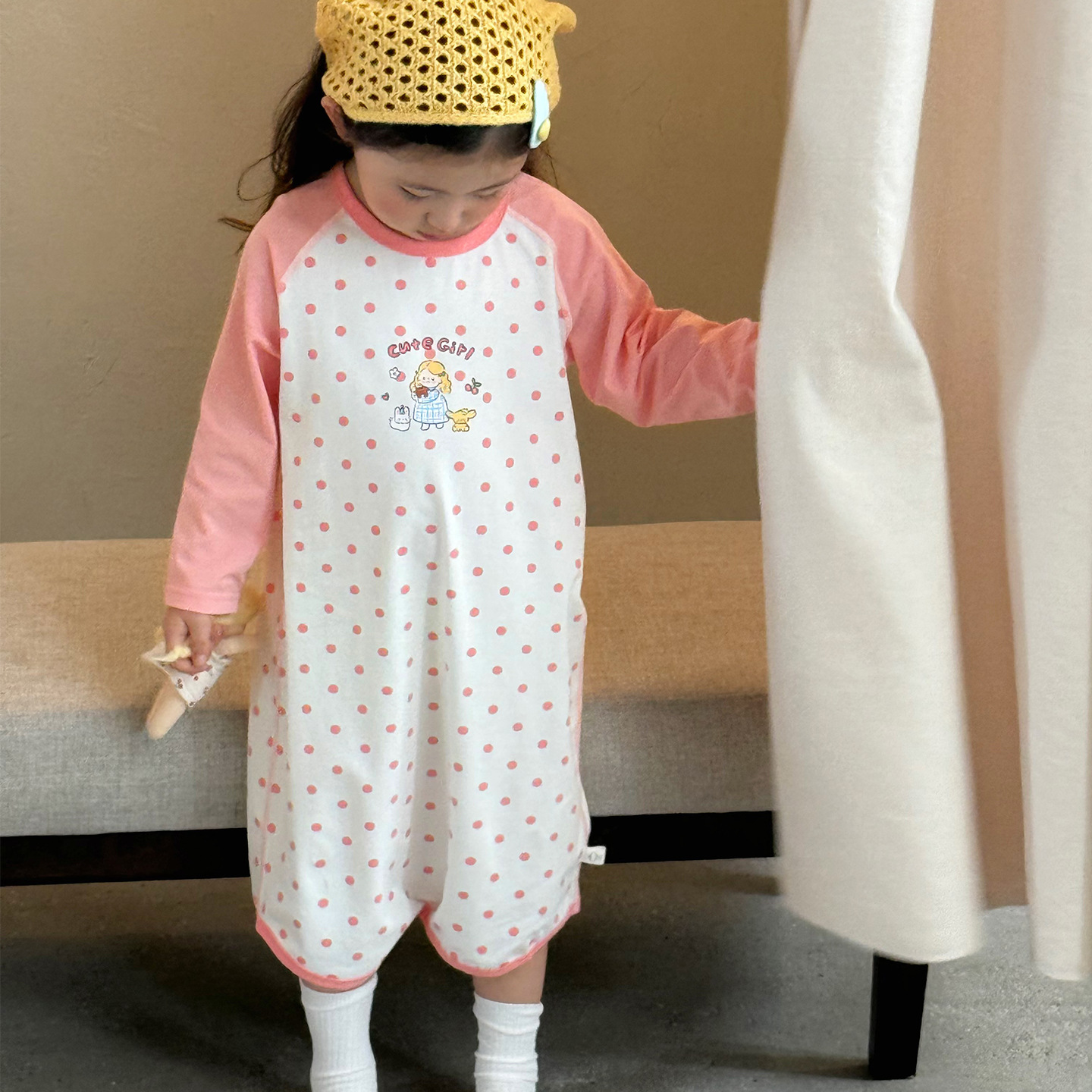 Blonde girl [lycra cotton-boneless]