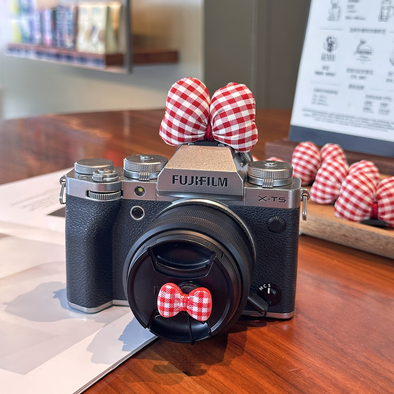 Universal Camera Hot Shoe Cover Lens Cap Anti-Lost Protective Strap Suitable for Fuji, Canon, Sony, and Konica, Cute Cartoon Design Universal Camera Hot Shoe Cover Lens Cap Anti-Lost Protective Strap Suitable for Fuji, Canon, Sony, and Konica, Cute Cartoon Design