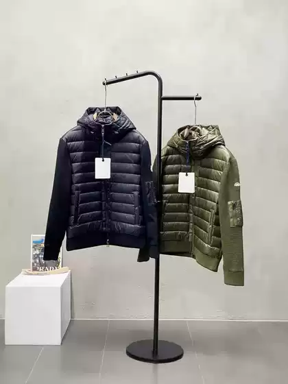 24 New down Jackets, Fashionable Hooded down Coat with Knitted Sleeves, m Brand Short Style, Private Domain Supply