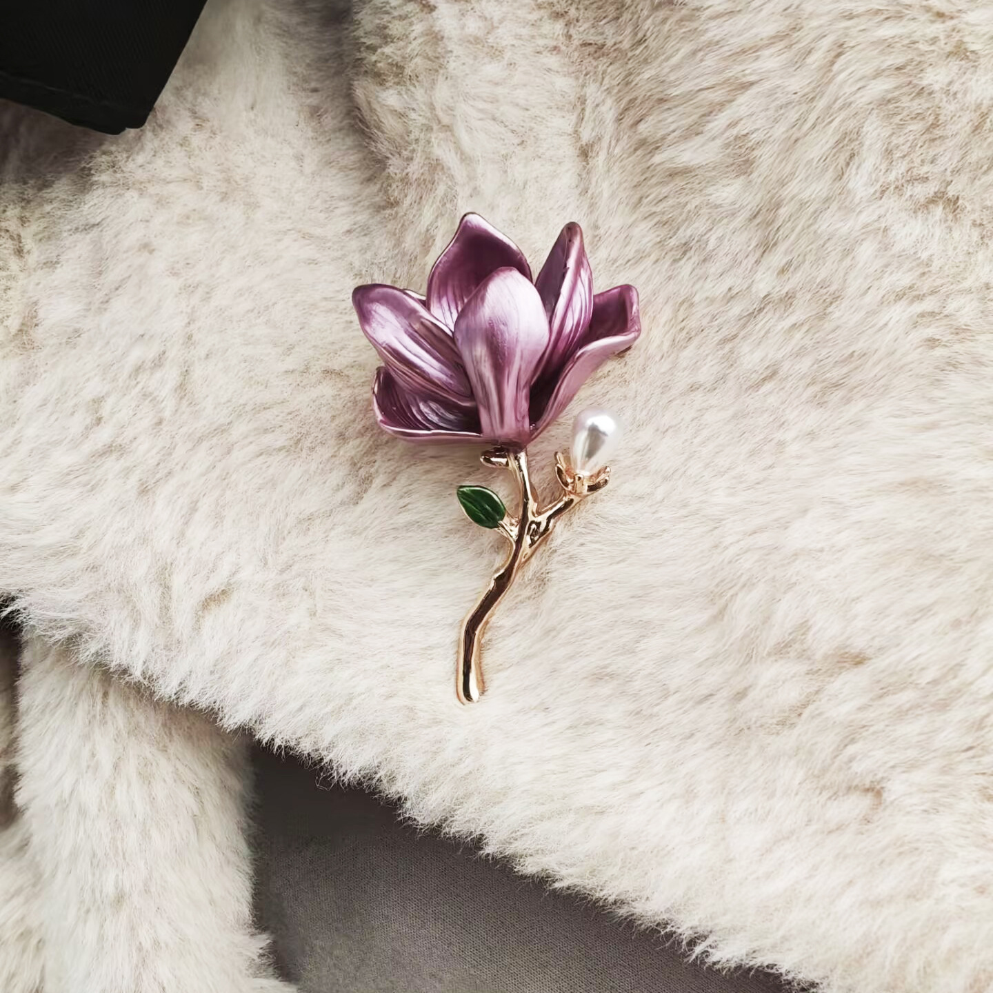 Broche Hanfu élégante et raffinée de style chinois vintage, ornée d'une fleur de magnolia, accessoire tendance._voghion.com