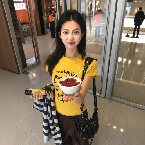 American Style Spicy Girl Dopamine Yellow Straight Shoulder Short Sleeve T-Shirt for Women - Summer 2025 New Arrival Slimming and Fitting Short Top