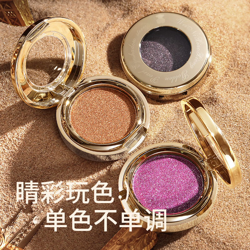 Factory direct supply of Winnie the Pooh 3D single eyeshadow with gold shimmer and diamond sparkle – a hot-selling online product.