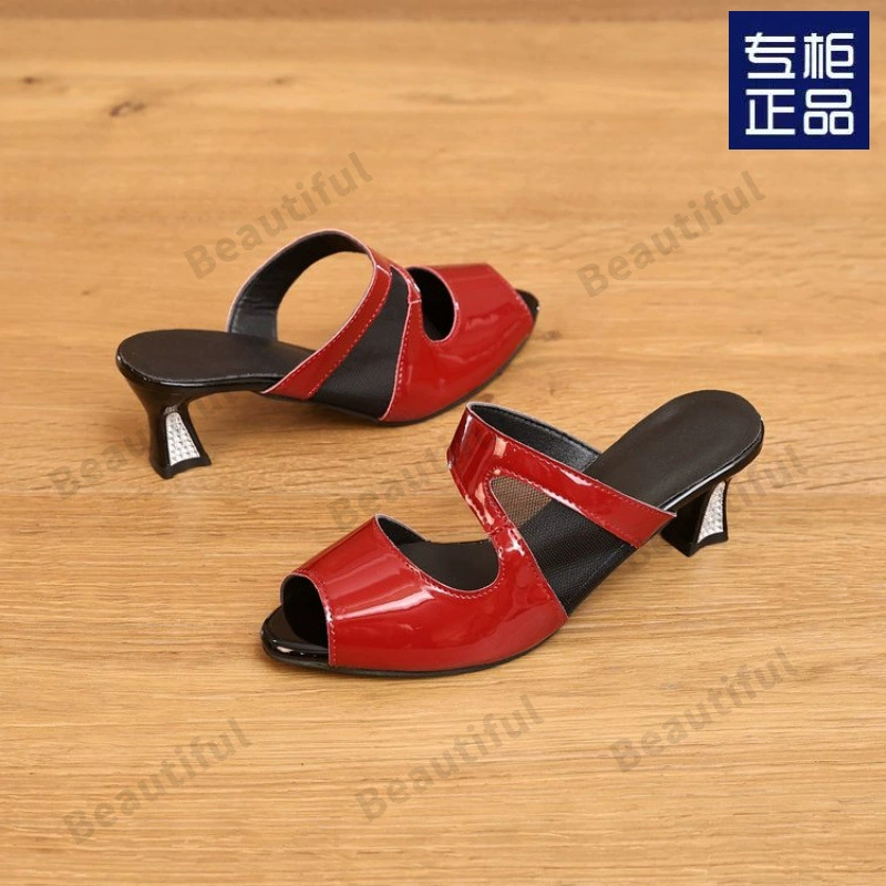 Женские босоножки из лакированной кожи, новинка 2025 года, с камнями, модные, на толстом каблуке, сетчатые, летние, кожаные шлепанцы