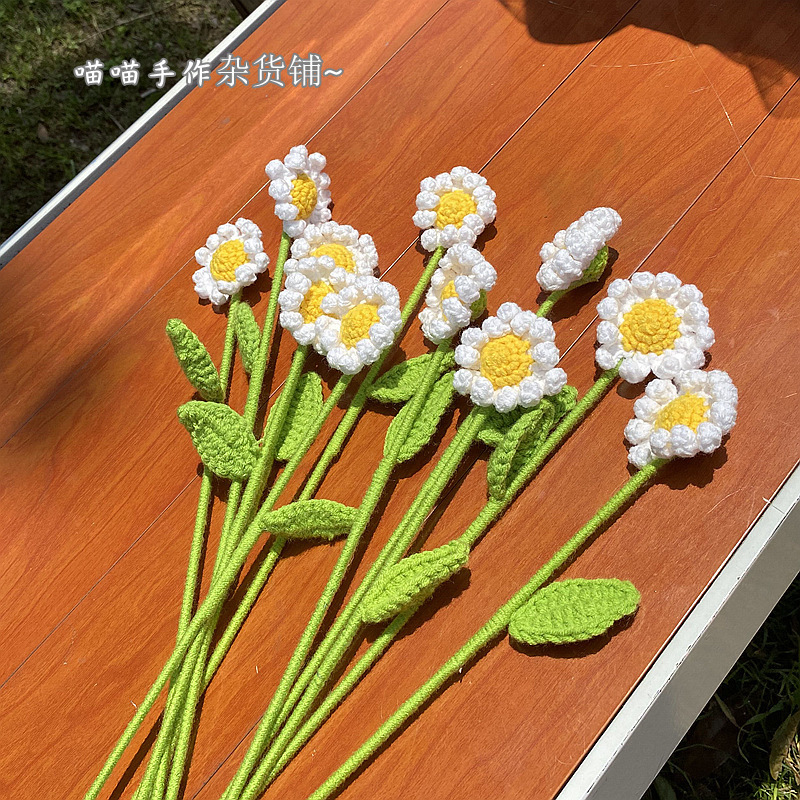 完成した手織りバラ、スズラン、ヒマワリ、造花、ウールニットブーケ、花飾り、ギフト|undefined