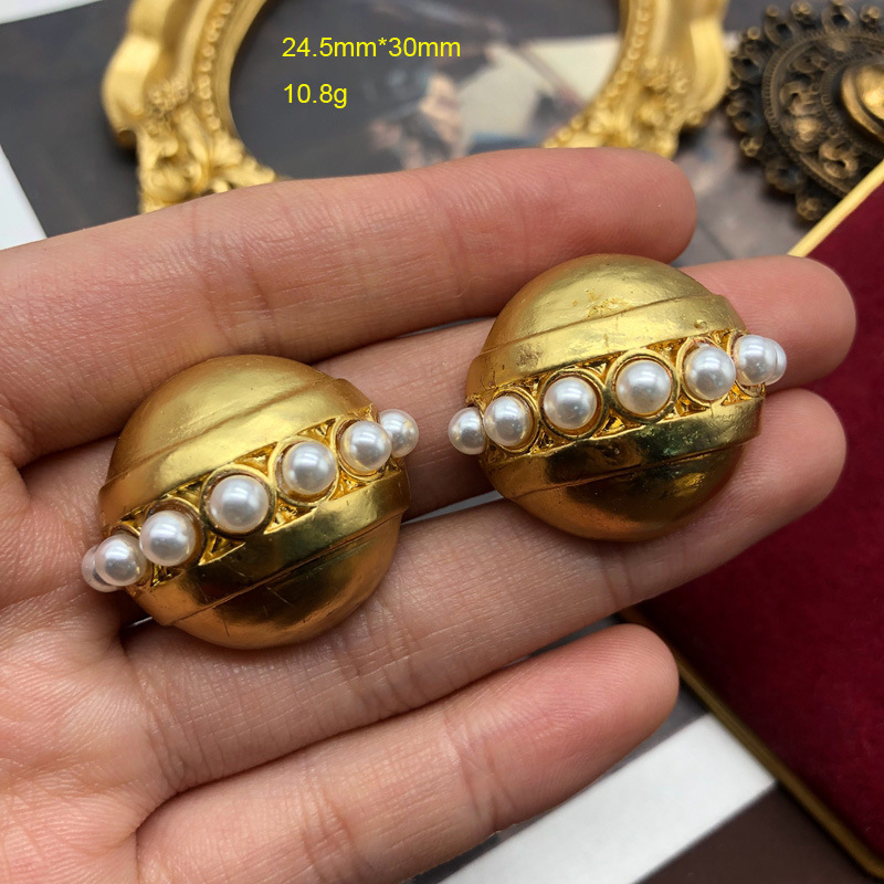 10g Weight Artificial Pearls Inlay Material Ear Studs Classification 1 Pair Quantity Daily Occasion Alloy Material Heart Shape Pattern Women'S Gender Plating Design Retro Style 1 Pair Retro Heart Shape Alloy Plating Artificial Pearls Women's Ear Studs 6