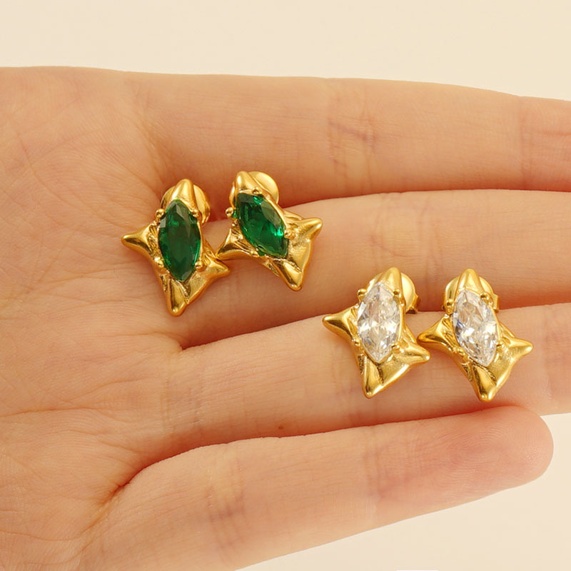 1 Pair Star Retro Simple Style Titanium Steel 18K Gold Plated Zircon Ear Studs display picture 3