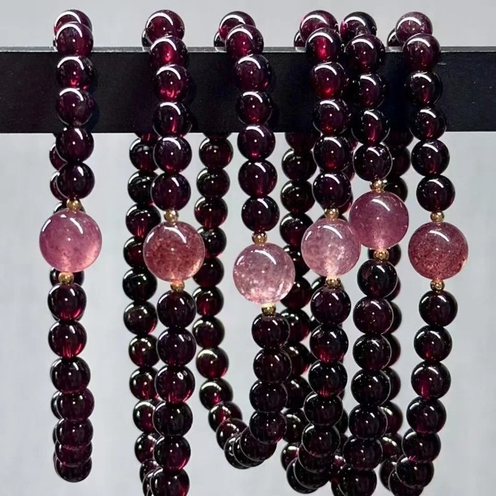 草莓晶仿石榴石手串新中式复古简约气质百搭手饰工厂直销抖音同款