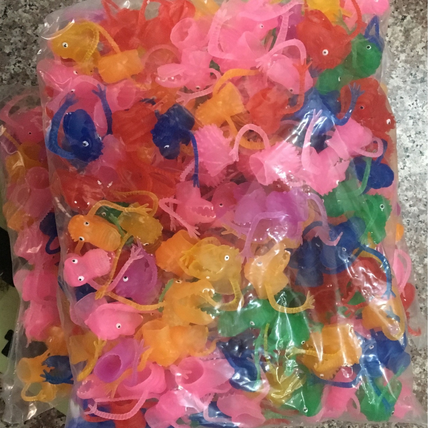 Dinosaurio dedo juguete cuento de los niños dedo juguete regalo juguete nuevo juguete extraño venta al por mayor