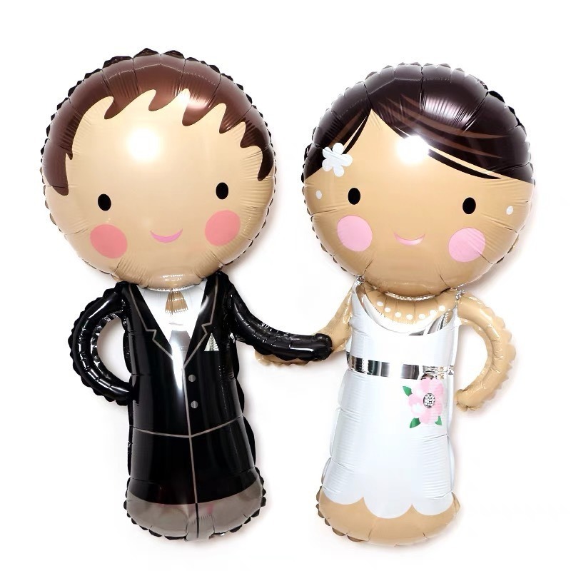 誕生日に風船を配置して結婚します。現場に風船を配置します。|undefined