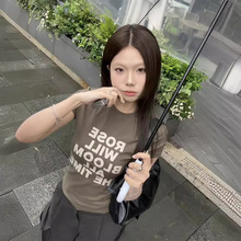 ��ʽ�͹Ű�ɫ��ĸӡ������t��Ů�ļ������������̿�¶Ě���·���