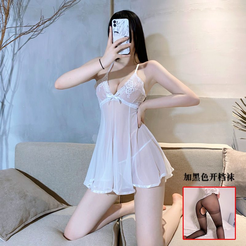 1700 흰색 잠옷 + 티셔츠 + 검정색 오픈 양말