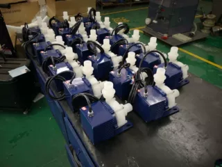 加工定制耐腐蚀磁力增压太阳能水泵交直流屏蔽泵