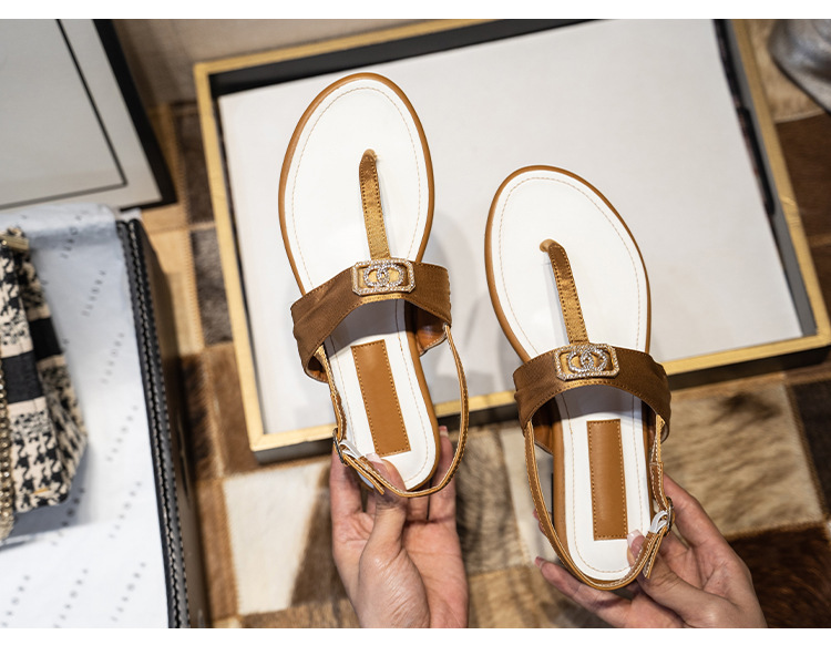 Moda Saten Sandalet Kadın Yaz Ayakkabıları Dış Ticaret Terlikler Dış Giyim Tek Kelime Plaj Düz_voghion.com