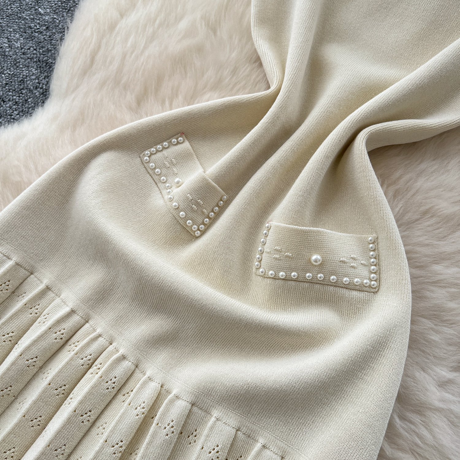 Women's French Style Beaded round Neck Short Sleeve Knit Dress Elegant Slimming Inner Sweater Dress_ecoleips.com
