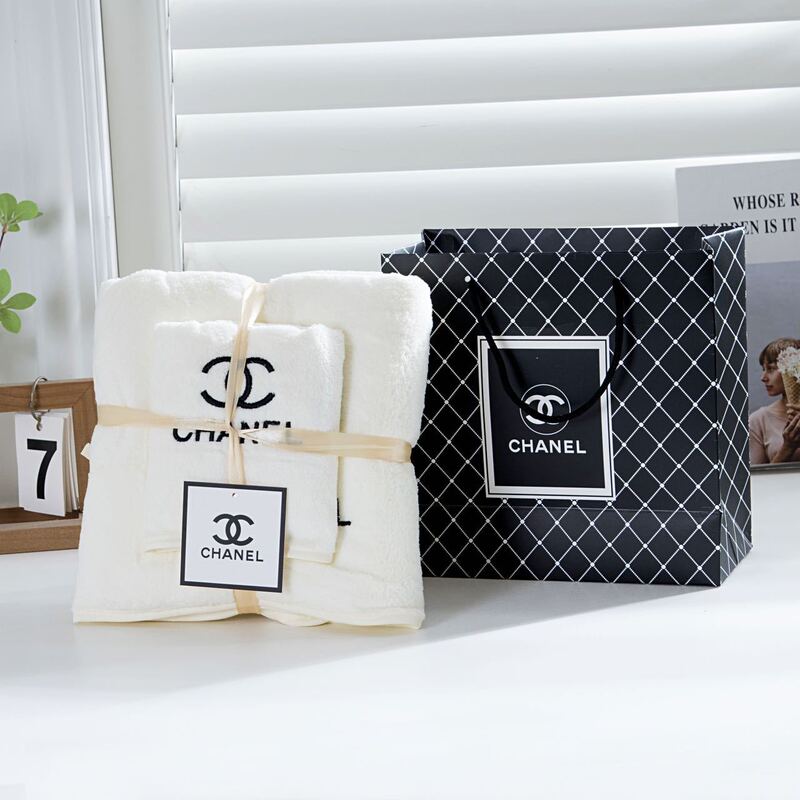 Trendy Brand Lettered Gift Set Bath Towel Luxury Couple's Home-Use Coral Fleece Beach Towel Cross-Border Wholesale Towel