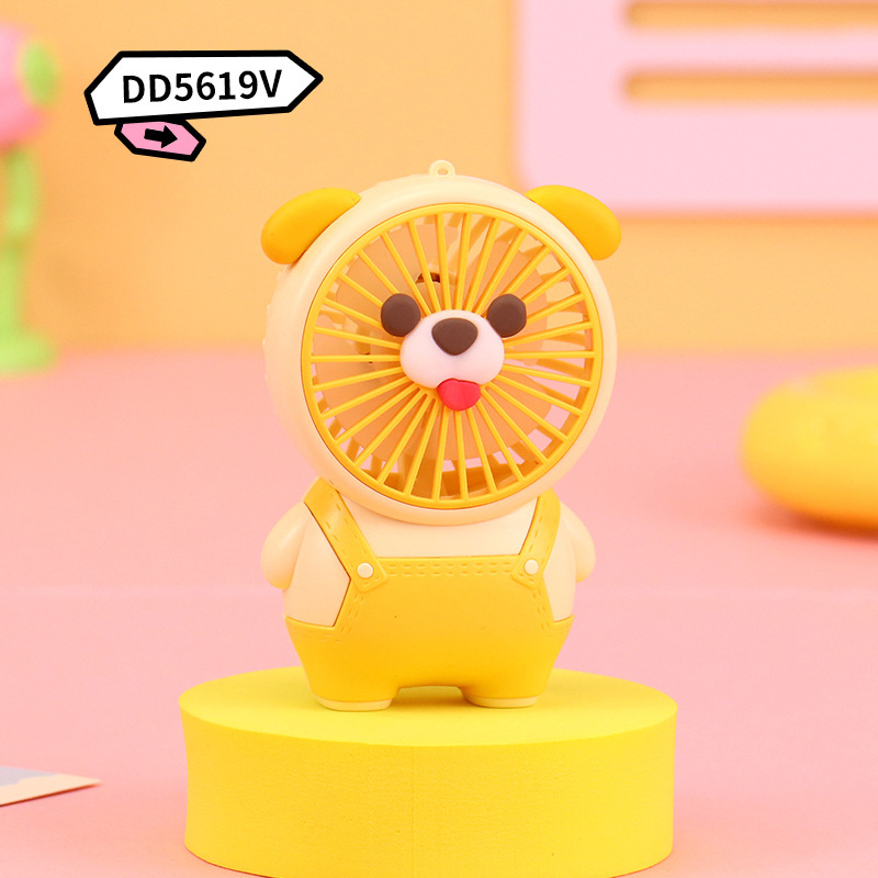 萌えかわいがってアイスクリームの扇風機の子供のミニは扇風機のusbを持って充電します。|undefined