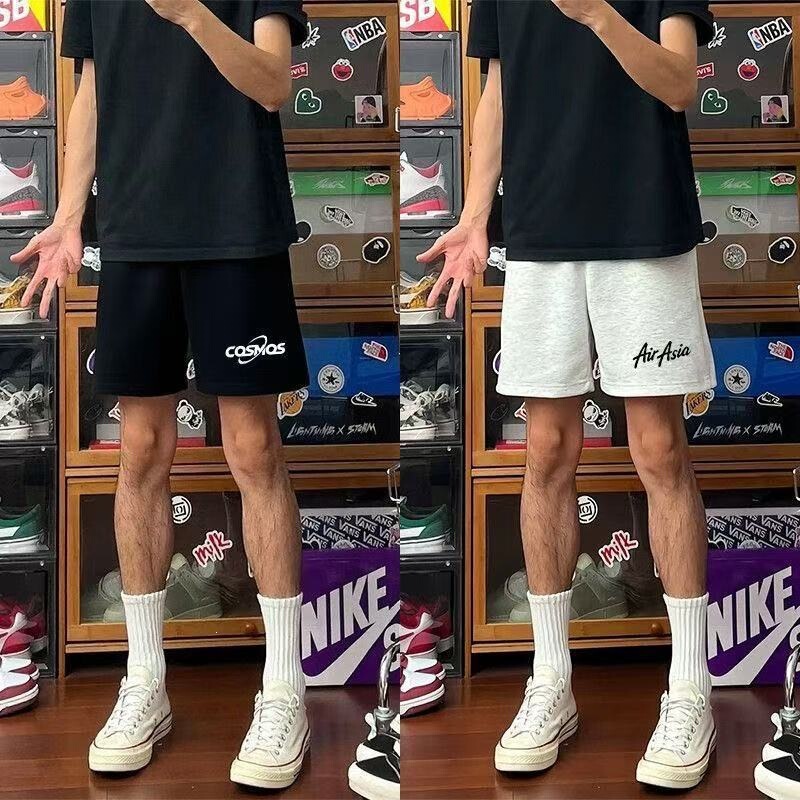 Buy one pair of shorts, get one free – a set of two pairs of men’s American-style, plus-size, knee-length shorts, loose-fitting, trendy, and stylish Buy one pair of shorts, get one free – a set of two pairs of men’s American-style, plus-size, knee-length shorts, loose-fitting, trendy, and stylish