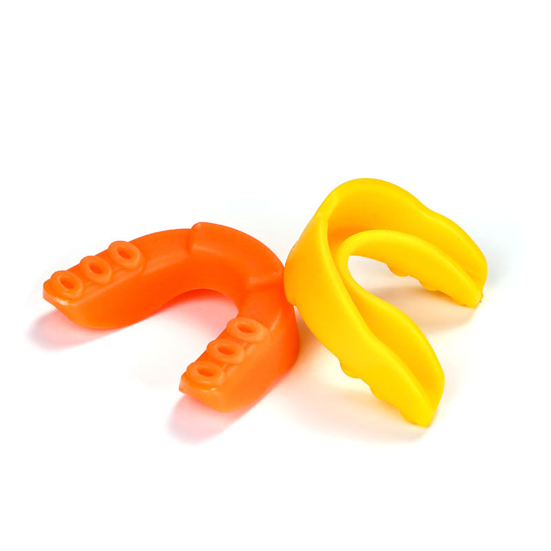 ZTTY transfronteriza silicona tirantes boxeo protección de los dientes niños taekwondo baloncesto deportes lucha protección de los dientes llaves al por mayor