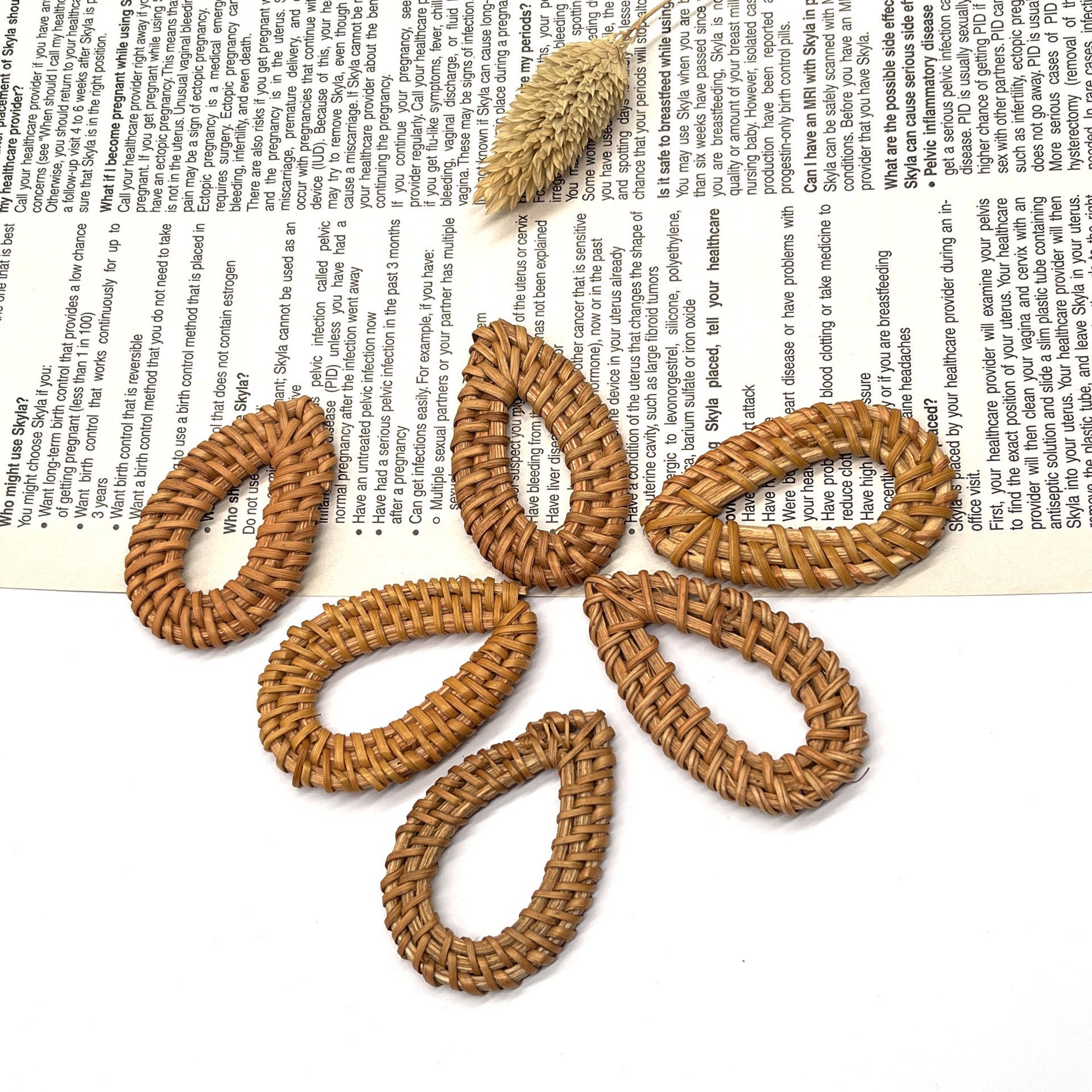 现货藤编水滴耳环