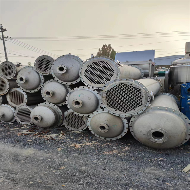 二手不锈钢列管冷凝器 30平方喷淋式换热器 采用无缝管传热快盛源