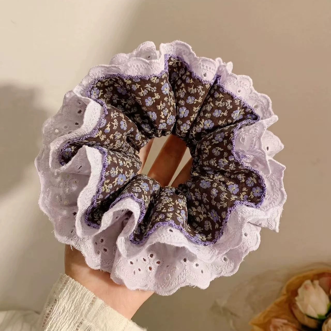 61# taro chocolate purple floral lace, approximately 16cm