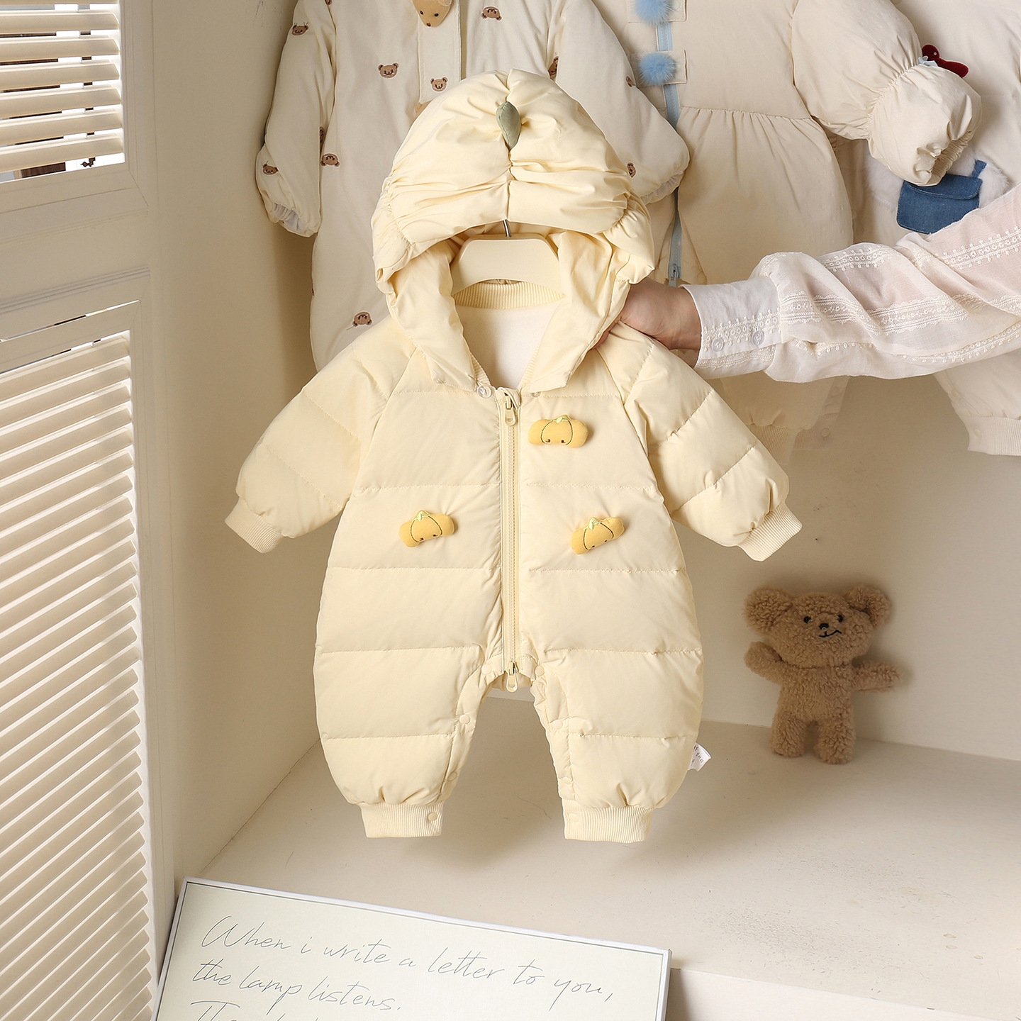 Baby down Jacket Jumpsuit, Winter Baby Clothes, Small Month-Old Outing Clothes, 90 White Duck down Autumn and Winter Bodysuits