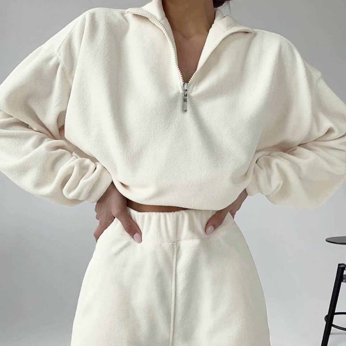 demi-season solid color sweatshirt with zipper