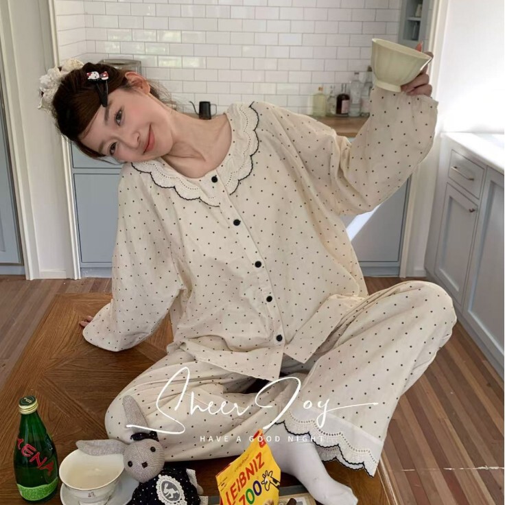 Double-layer gauze pure cotton new women's pajamas with round neck, lace, contrasting color trim, long sleeves and long pants, home wear Double-layer gauze pure cotton new women's pajamas with round neck, lace, contrasting color trim, long sleeves and long pants, home wear