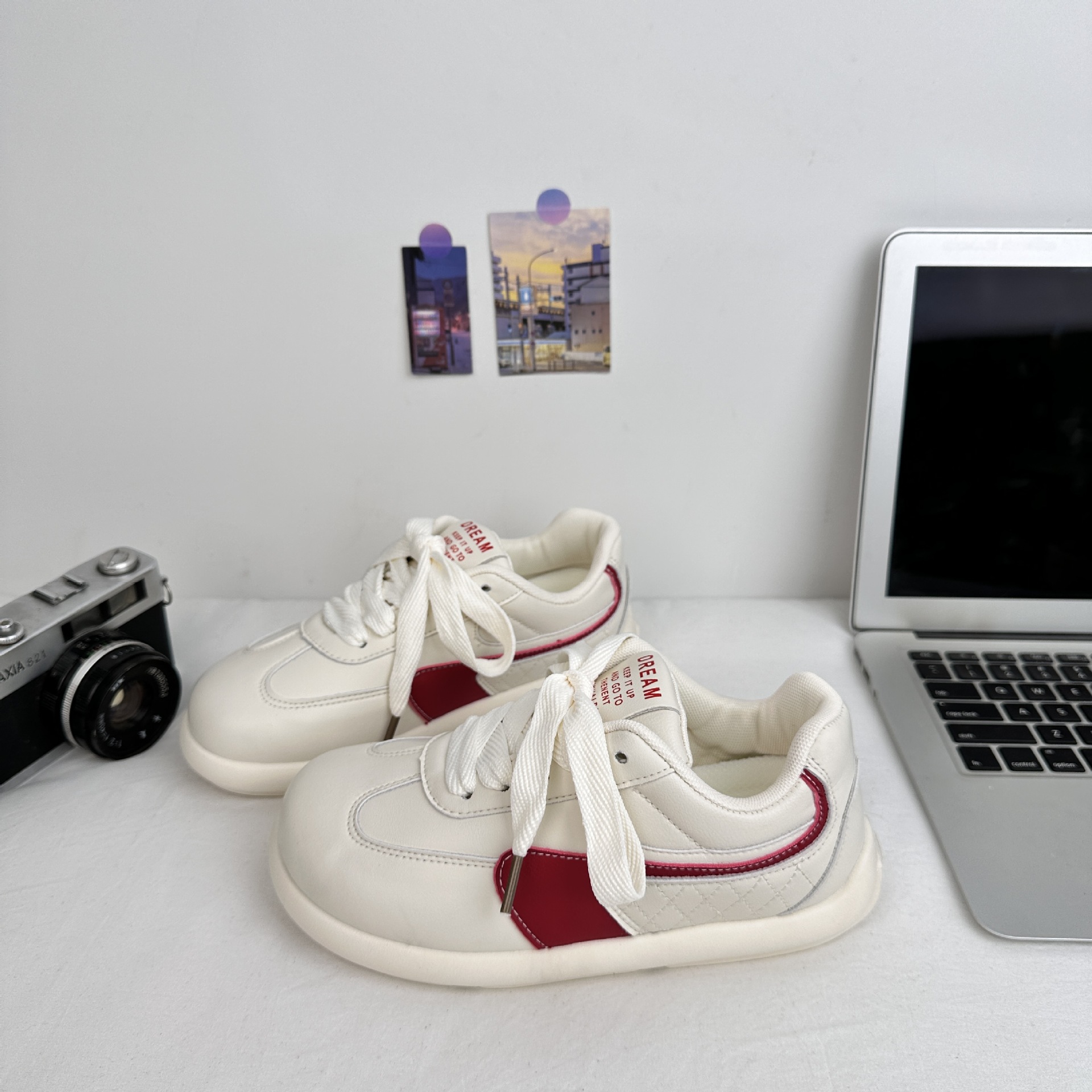 Yuanbo primavera zapatos blancos de cuero para estudiantes coreanos zapatos de punta cuadrada de todo fósforo 2025 primavera nuevos zapatos de mujer