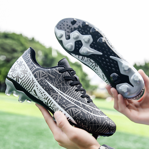 Football shoes low-top long spikes broken spikes professional training shoes for teenagers and students wholesale foreign trade sports shoes
