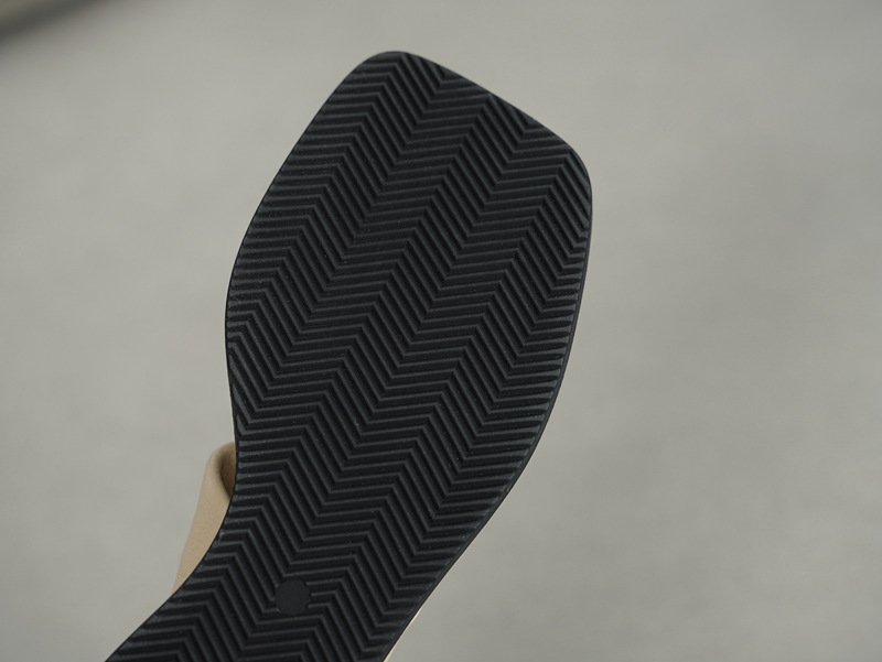 Sandal nữ quai chữ V đế dày gót 4cm phong cách đơn giản — màu be chi tiết 22