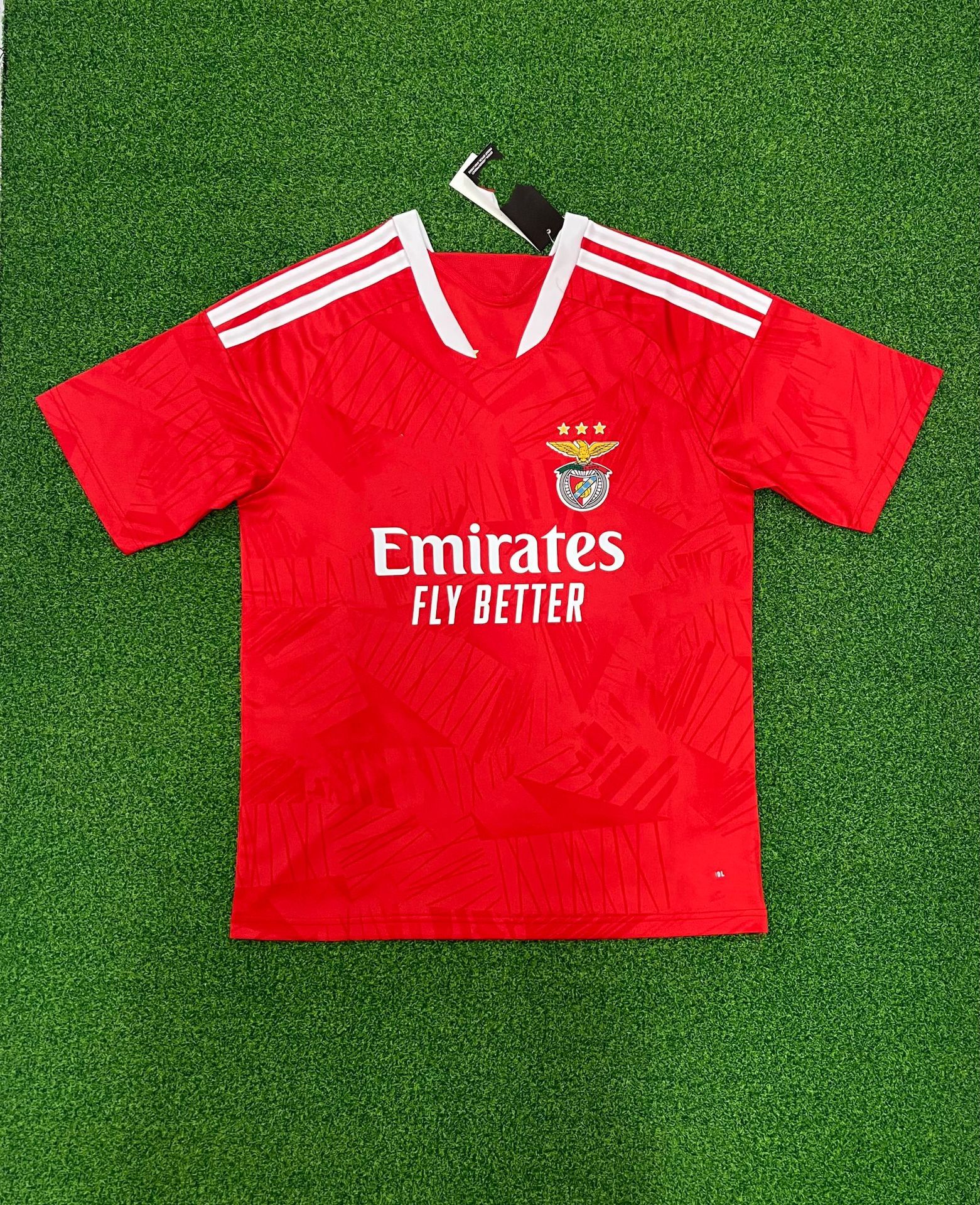 2627 benfica home court / S