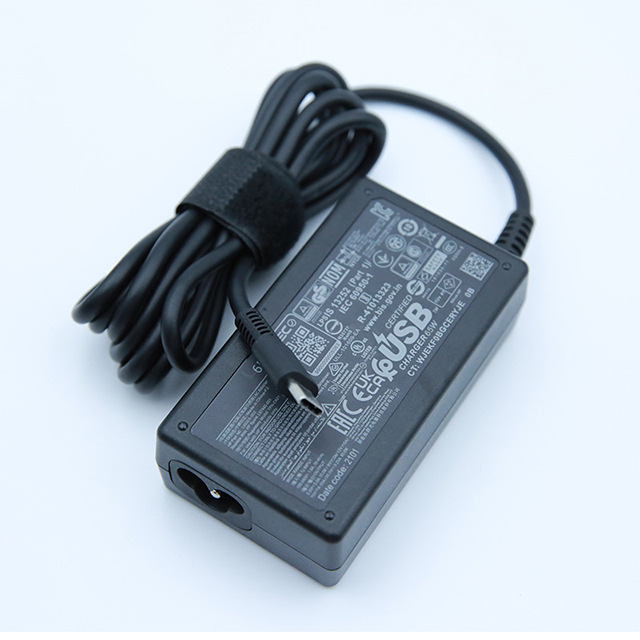 Factory Direct Sales 65W 20V 3.25A Universal Type-C Laptop Qc3.0 Power Adapter